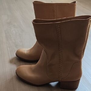 Banana Republic Tan Heeled Boots